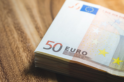 对方缺席欠款诉讼如何应对